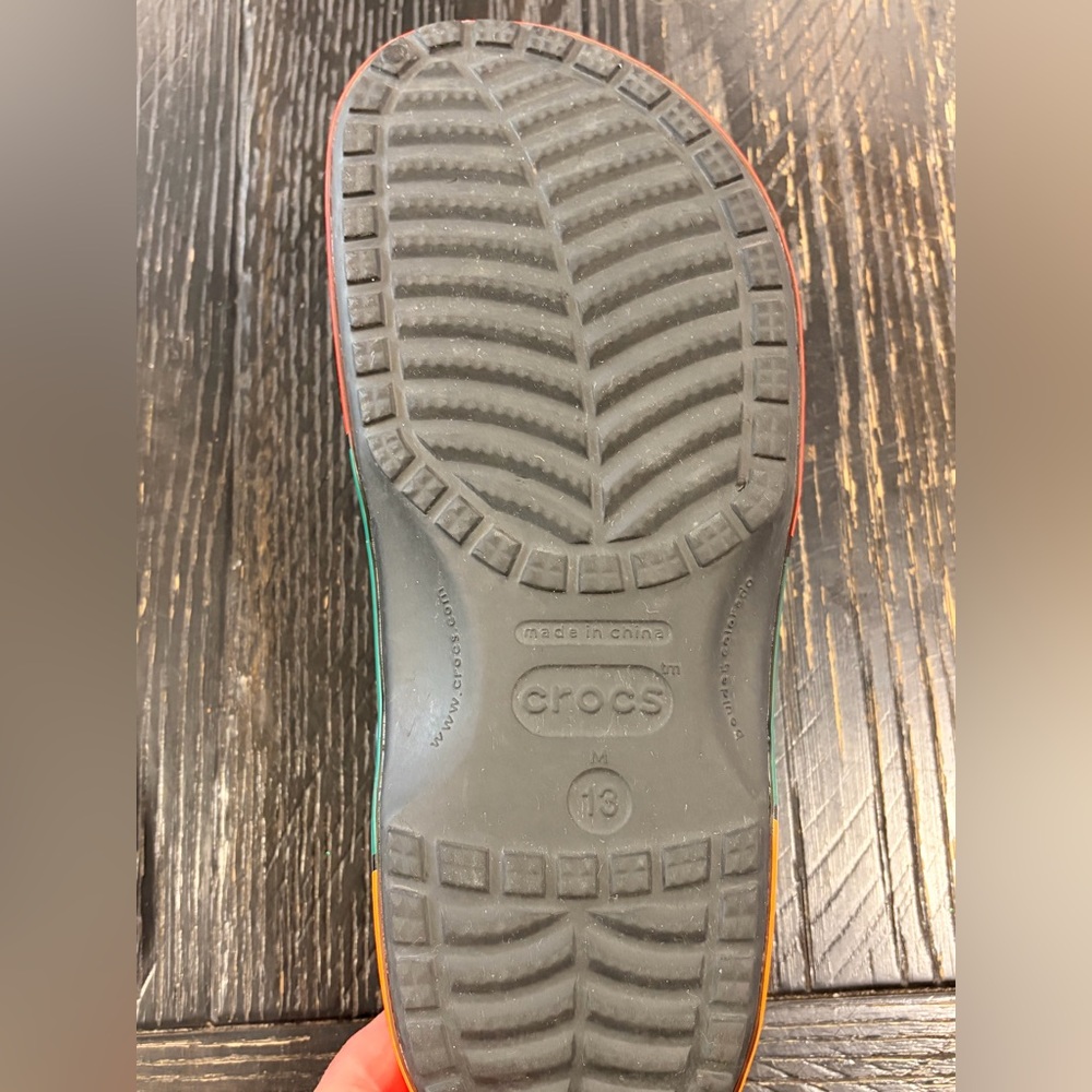Men’s 7 Eleven Crocs like new size 13 - Picture 2 of 3